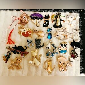 Lot 20 Vintage Style Cat Pins Brooches Mixed Rhinestone Enamel Kitty Collection